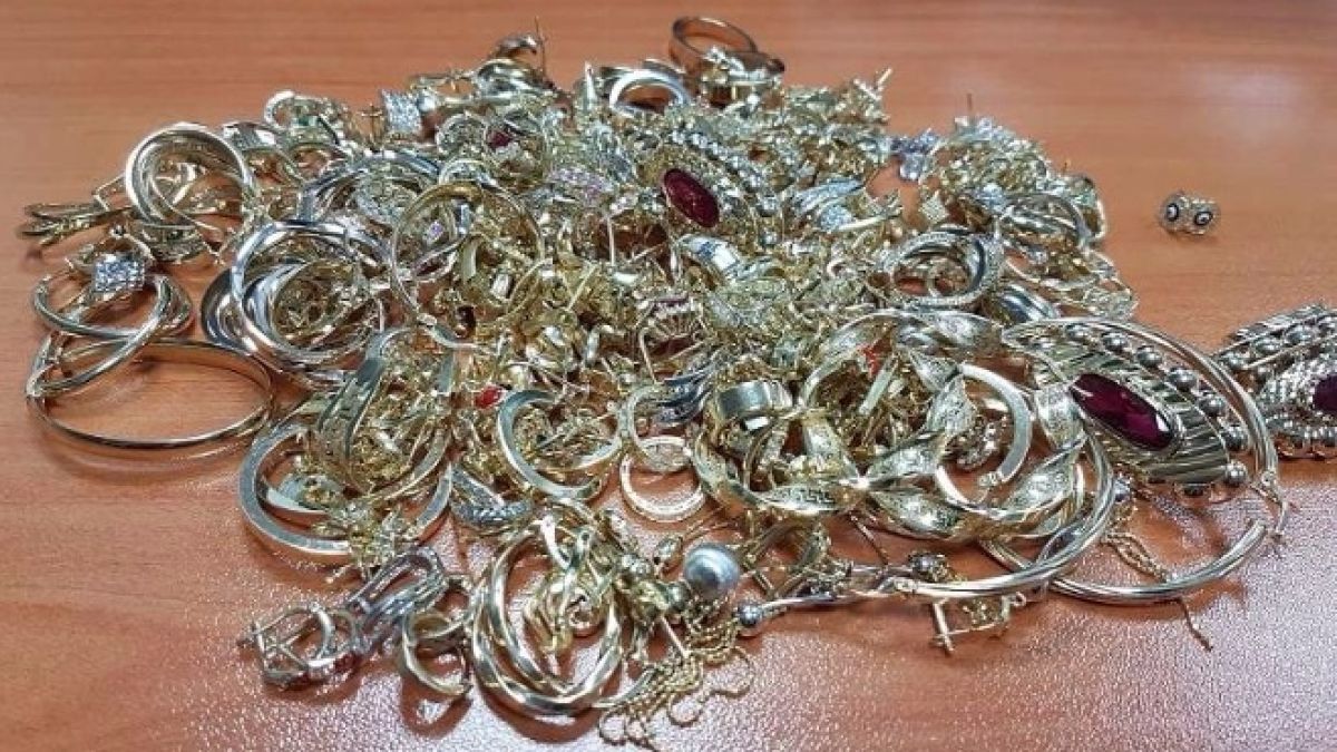 Над 2 кг контрабандно злато намериха в румънска кола на Капитан Андреево