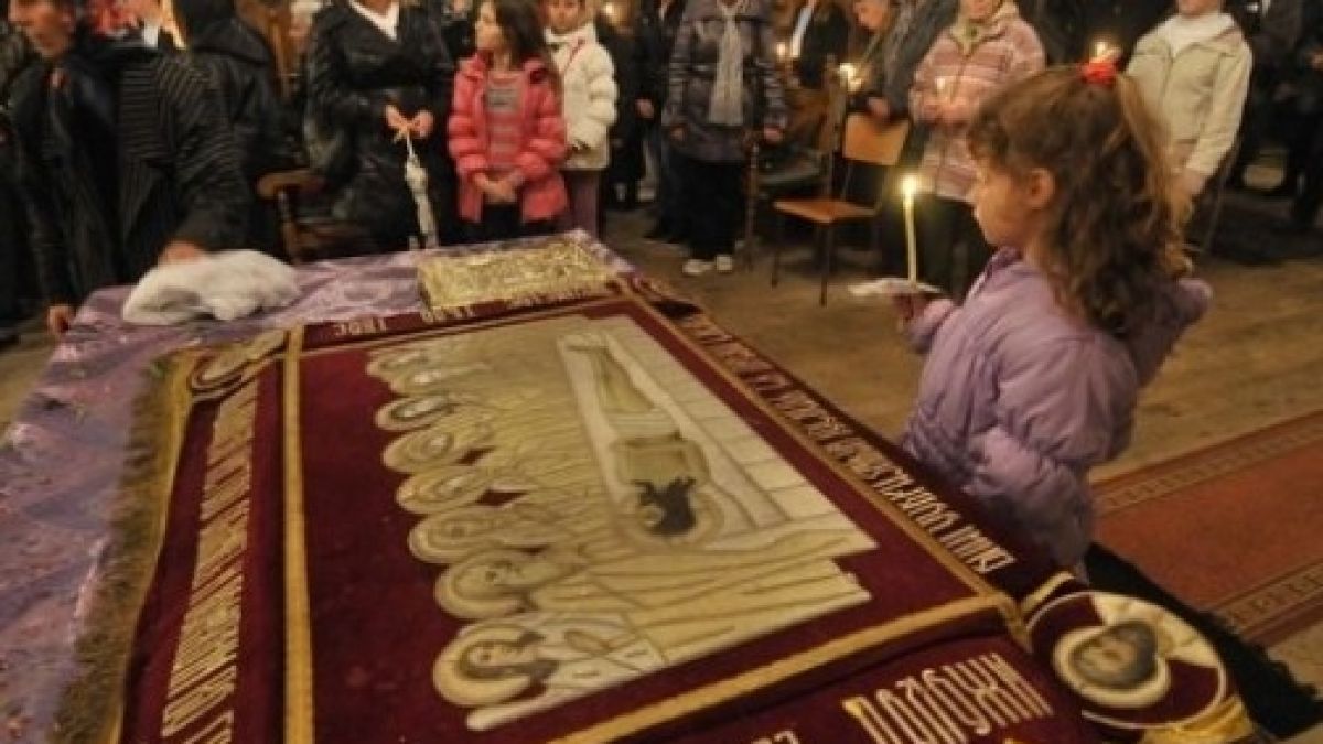 Днес е най-тъжният и най-тежък ден! Ето го най-важния ритуал, който всеки християнин трябва да направи на Разпети петък!