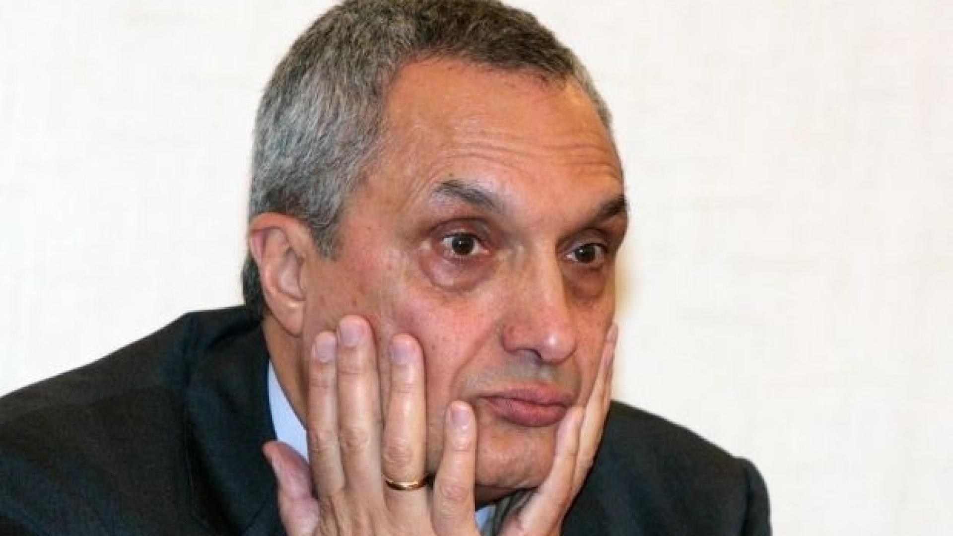 Ексклузивно разкритие! Емо Макарона събирал пари в кашони и ги носел на Костов 