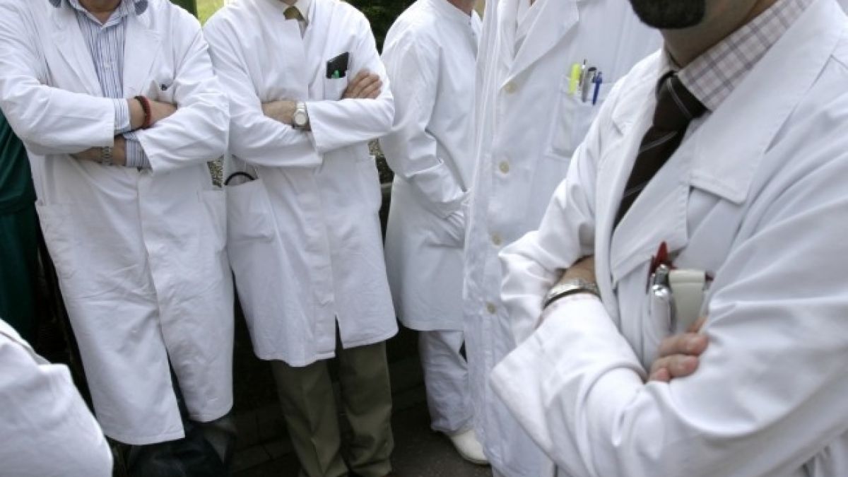 Така лекуват в Перник! Невролог към шокирана пациентка: Щом нямаш 400 лв., гледай новините – като назначат нов здравен министър, ела пак!