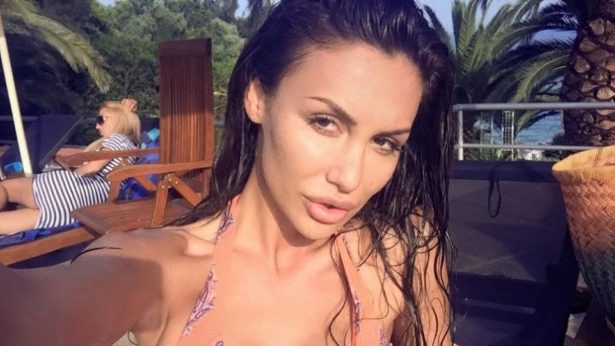 Моника Валериева официално свободна 
