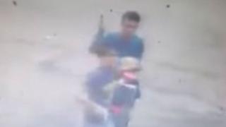 По-тъп бандит от тоя едва ли има на света (ВИДЕО)