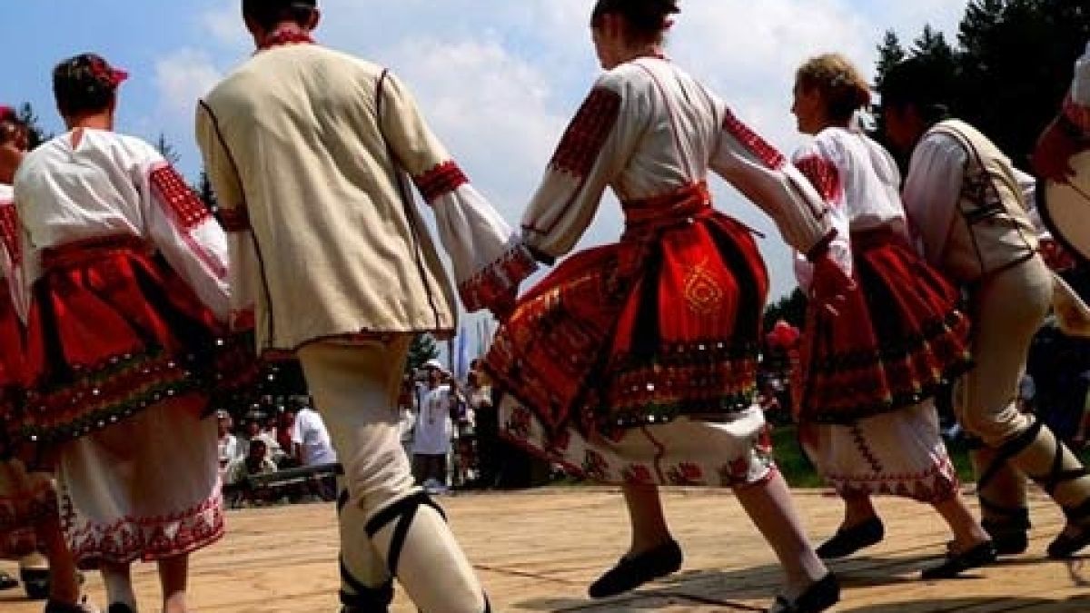 На Светлата сряда е празникът на Мара Лишанката, задължително се изпълняват два обичая