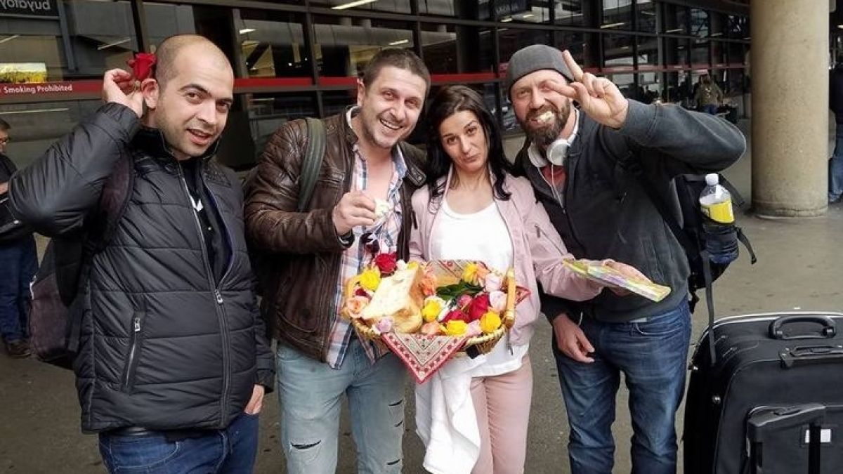 Фенки свалят Блатечки и Врачански в САЩ, гощават ги с 14 вида мръвки!
