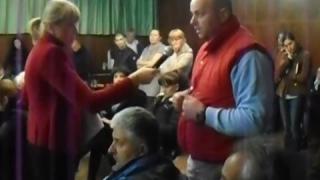 Мазало в Трън! Местните хора скочиха срещу Каролев и костюмари от минно-геоложката камара (СНИМКИ/ВИДЕО)