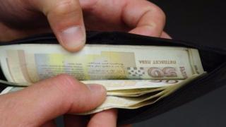 Средната заплата станала 262 лева, разкриха в кои градове хората взимат най-много