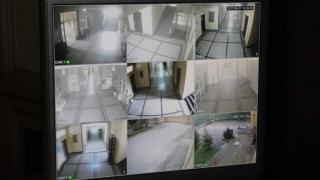 Късмет! Ученичката, която падна от третия етаж, се отървала само със счупен крак 