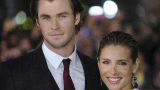 Ще ви настръхнат косите! Ето какво вкарват в леглото си Крис Хемсуърт и жена му