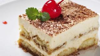 Това е от онези много леки, бързи, лесни и страшно вкусни сладкиши, от които не можеш да спреш да ядеш