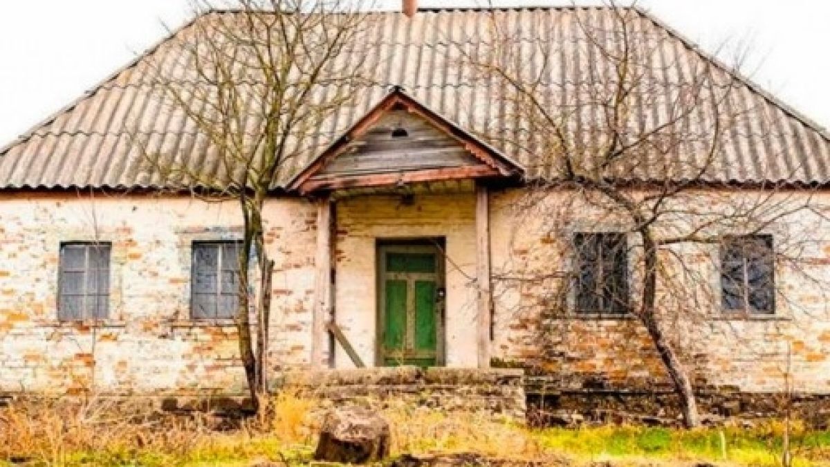 Отвориха къщата, където никой не е живял 30 години: Това, което откриха в нея, наистина ги остави без думи (ВИДЕО)