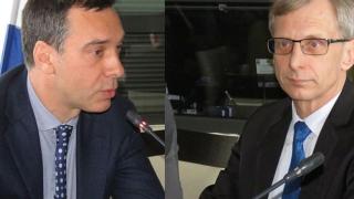 Свада в Бургас! Кметът Николов хока служебния образователен министър: Обезглавихте университета ни! Денков скандално: Не ни трябват висшисти!