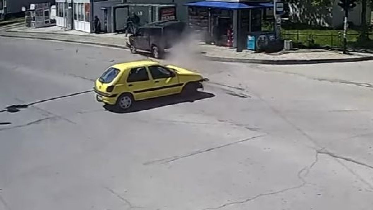 Ексклузивни кадри от зверската катастрофа в Казанлък (ВИДЕО)