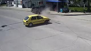 Ексклузивни кадри от зверската катастрофа в Казанлък (ВИДЕО)