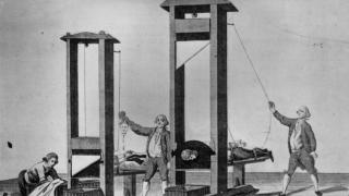 На днешния лекар създава най-кървавия уред в историята на човечеството