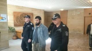 Ахмед Муса с белезници в съда, гледа страшно и мълчи (СНИМКИ)