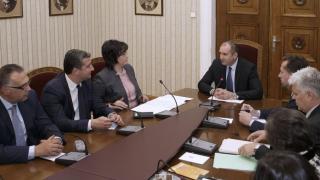 Ето какво каза президентът Радев на Нинова и хората й на "Дондуков" 2