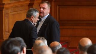 Часове преди връчването на мандата Красимир Каракачанов разкри какви точно министерства искат Патриотите 
