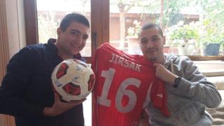 Добрата новина: Младежът, за когото цяла България се моли, пребори левкемията