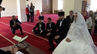 Джамала мина под венчило в ислямски стил (СНИМКИ)