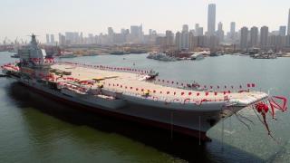 Първият самолетоносач, направен в Китай, е бил пуснат на вода