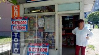 Мястото на късмета: В тотопункта на Росица Корчева в Благоевград за втори път има печалба над 1 милион лева