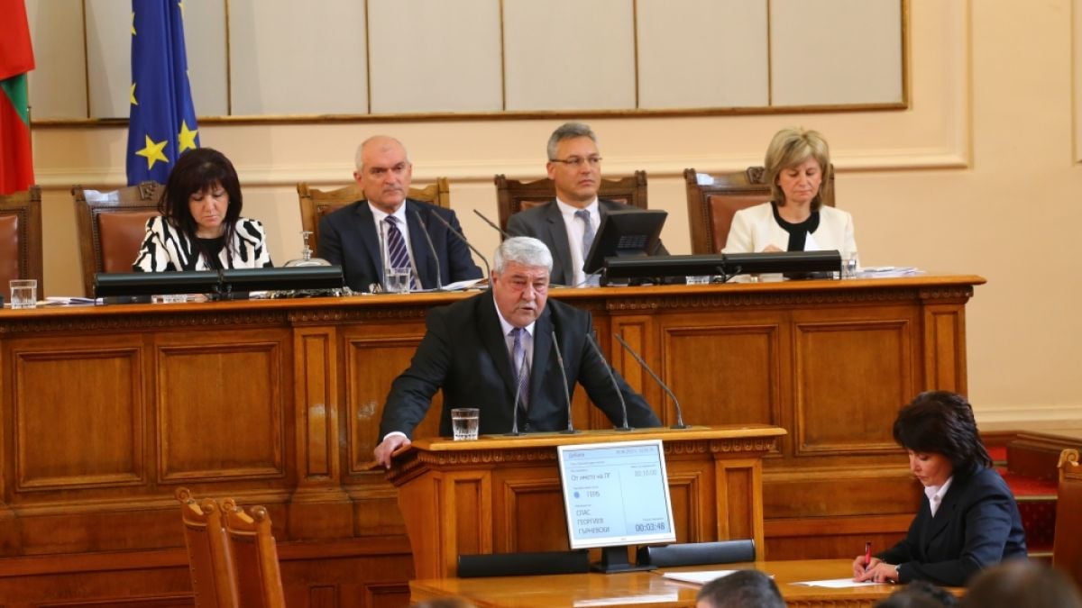 Спас Гърневски в люта словесна схватка с БСП: Може да спечелите избори само в Северна Корея или Сибир!