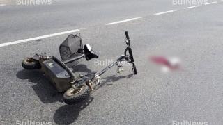 Зверска катастрофа на Е-79, възрастен мъж бере душа, пометен от кола (СНИМКИ 18+)