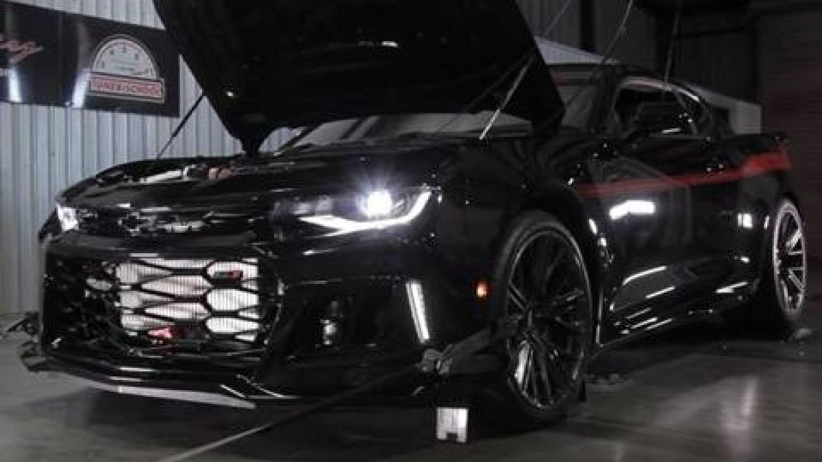 Добрият брат близнак на Dodge Demon - Екзорсистът с 959 коня под капака (ВИДЕО)
