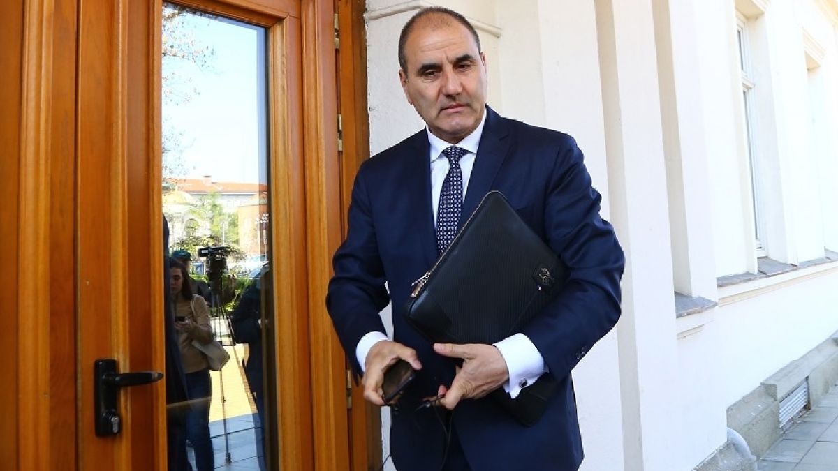 Ексклузивно! Цветанов с тежък коментар за втория изгърмял от кабинета "Борисов 3"