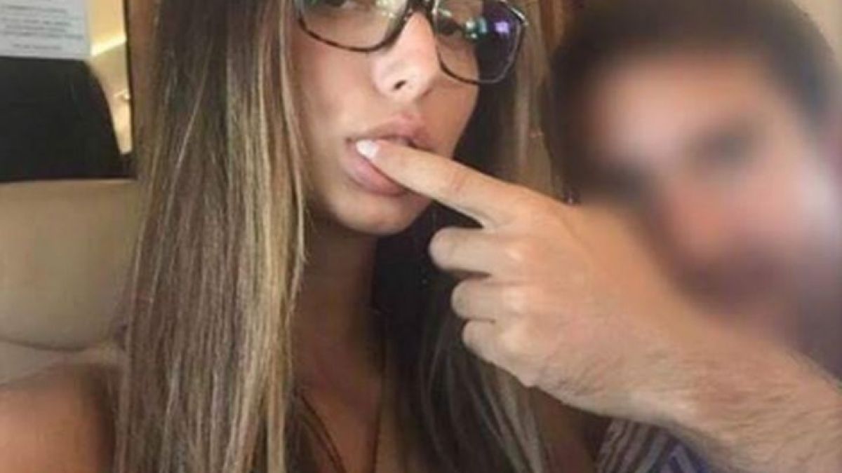 Само в БЛИЦ! Шавливата Алекс пусна СНИМКА, която пръсна от злоба аудиторията 