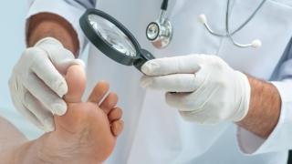 6 удивителни метода да се справите сами с пукнатините по петите!