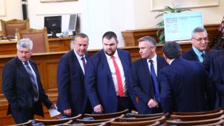 Фабриката за фалшиви новини с нов залп срещу Пеевски