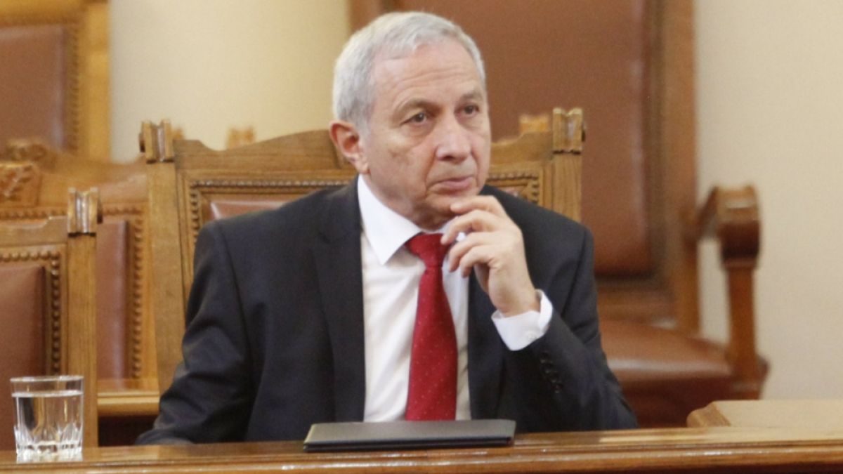 Проф. Герджиков: Поздрави за Пеевски, ако той е редил служебния кабинет