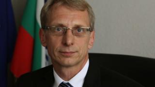 Денков с горещи новини за учениците и тестването за К-19: За 6 декември...