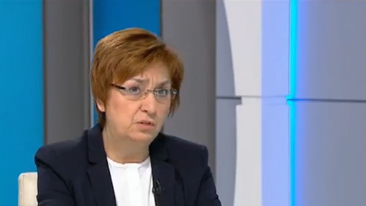 Проф. Михайлова шашна с довод за ликвидацията на служебните кабинети