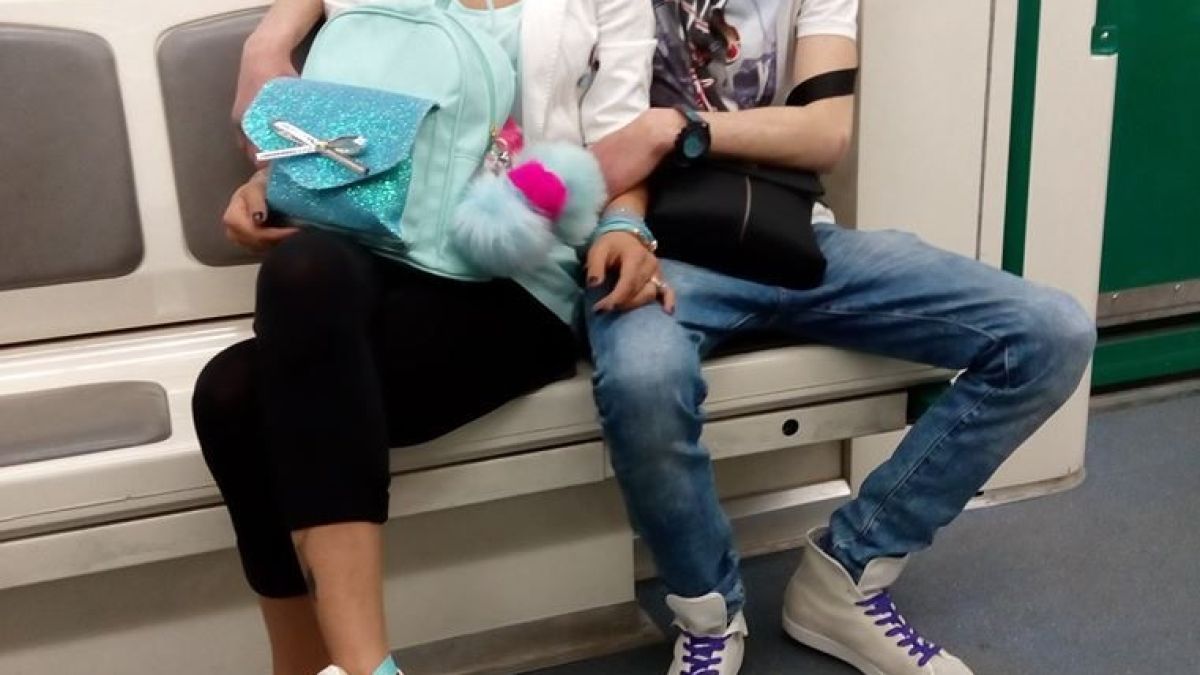 Потресен читател на БЛИЦ разкри какво му се случи в столичното метро (СНИМКИ)