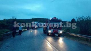 Трима берат душа след катастрофата край Смоляновци, сред пострадалите е и бременна в осмия месец