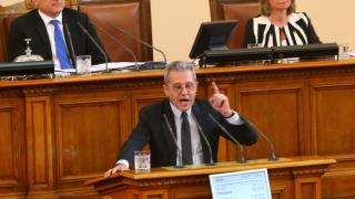 Мощна атака в парламента срещу Валери Симеонов: Неговата оставка е по-лесна от тази на Антон Тодоров!