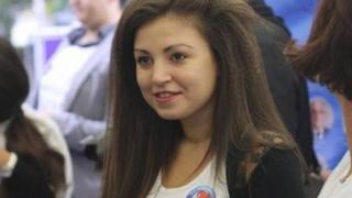 Ето коя красавица от Бургас влиза в парламента на мястото на запътилия се към изпълнителната власт Жечо Станков (СНИМКА)