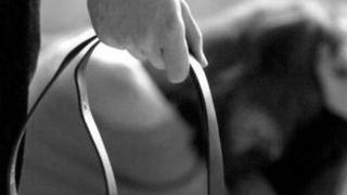 Любовен триъгълник взриви Югозапада! Дупничанин хвана жена си на калъп с друг мъж и я наказа по жесток начин!