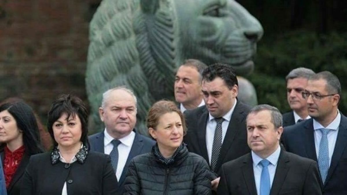 Нинова: Заръката на героите, жертвали се за свободата на Отечеството, е да уважаваме и ценим Българската армия