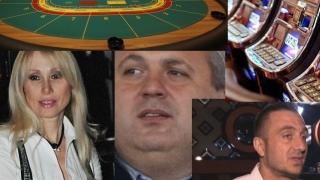 Пристрастени до лудост! Ето кои звезди пръскат хилядарки за... комар!