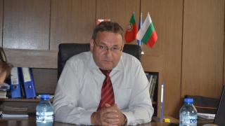 Депутат от БСП разчупи стереотипите и тръгна на работа с...  (СНИМКА)