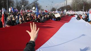 И Полша се вдигна на протест!