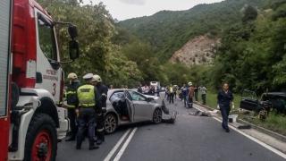 Кървава новина от Кресненското дефиле! Семейство е загинало след автомелето