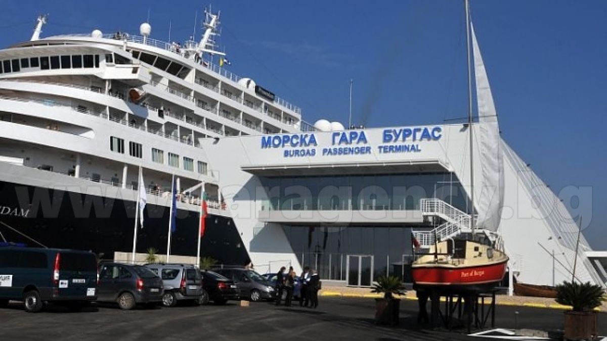 Никой не иска ресторанта на Морската гара в Бургас