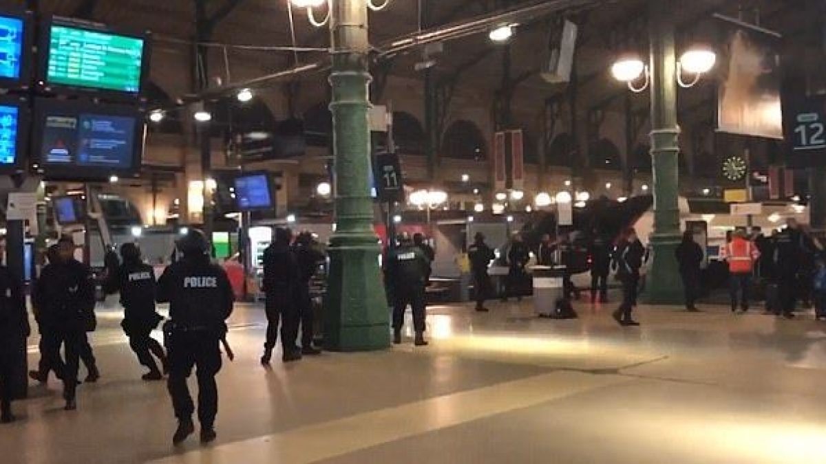 Извънредно от Париж! Мащабна антитерористична операция блокира Северната жп гара  (СНИМКИ/ВИДЕО)