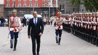 Ето на кого президентът Радев каза: Бих искал да изразя своето дълбоко уважение към Вас (СНИМКА)