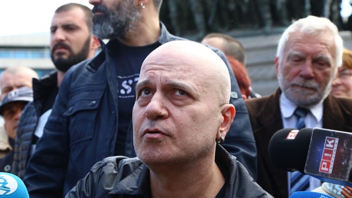 Слави Трифонов напомни на депутатите  две зли поговорки след резнатия мажоритарен вот