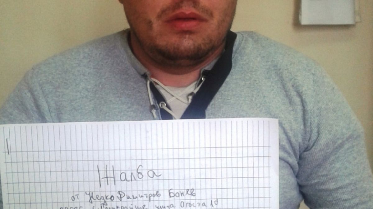 Отчаяна българка на гурбет в Гърция: Съсед иска да убие сина ми и после да се обеси!
